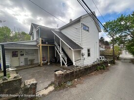 717 E Elm St in Scranton, PA - Building Photo