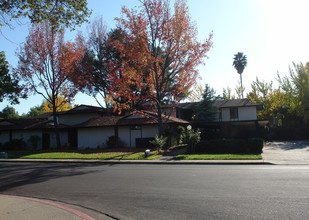 1959 Desert Cir in Walnut Creek, CA - Foto de edificio - Building Photo