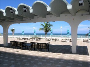 5701 Collins Ave, Unit 1606 in Miami, FL - Building Photo - Building Photo