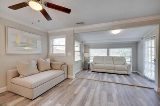 224 E Kelly Park Rd in Apopka, FL - Foto de edificio - Building Photo