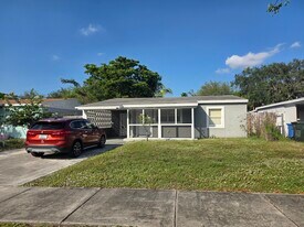 341 NW 55th St in Fort Lauderdale, FL - Building Photo