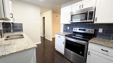 2813 Ripplewood Dr in Garland, TX - Building Photo - Building Photo