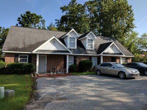 McCray Court in Conway, SC - Foto de edificio - Building Photo