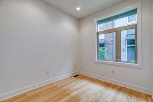 412 N Front St in Philadelphia, PA - Building Photo