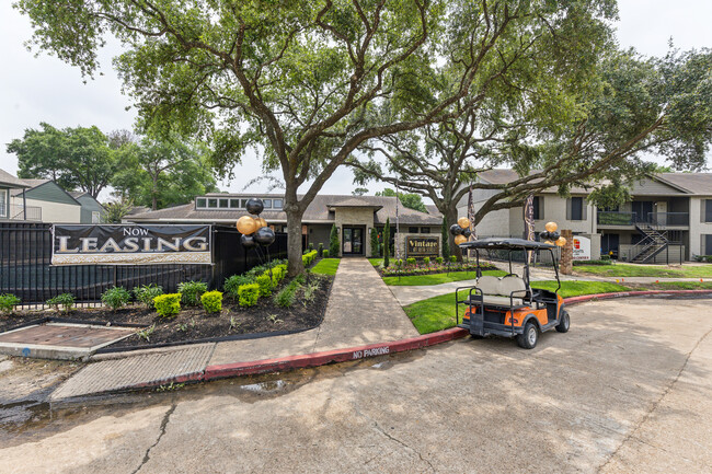 Vintage at 18th Street in Houston, TX - Building Photo - Building Photo