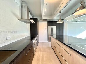 6815 Edgewater Dr in Coral Gables, FL - Building Photo - Building Photo