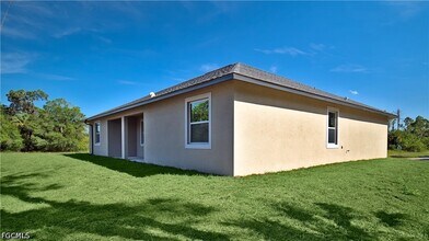 8002 Sherwood Cir in La Belle, FL - Building Photo - Building Photo