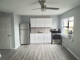 4410 26th Ave in Vero Beach, FL - Building Photo