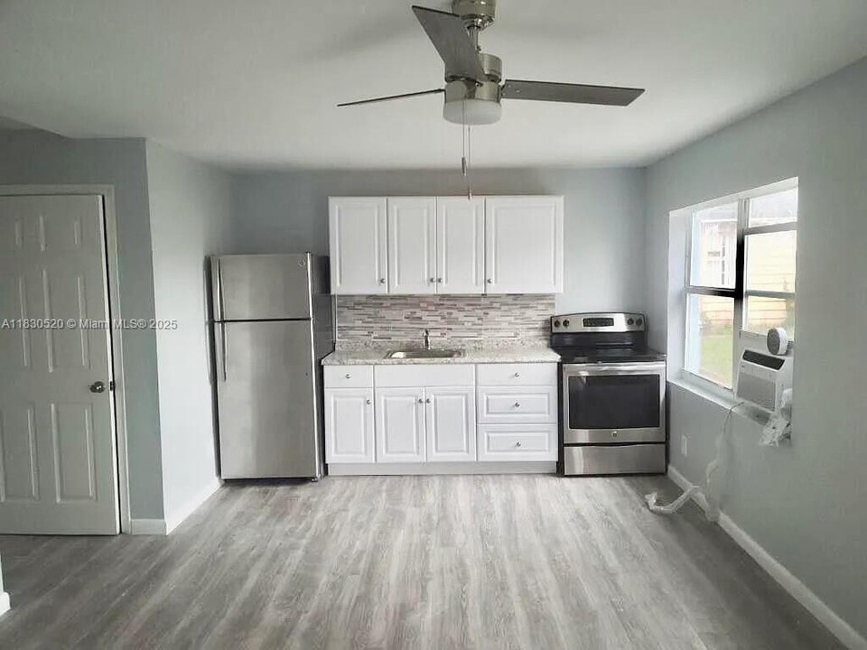 4410 26th Ave in Vero Beach, FL - Building Photo