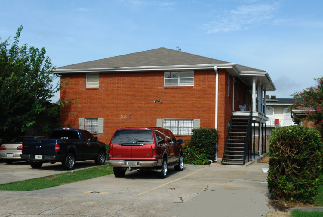 2812 Lake Villa Dr in Metairie, LA - Building Photo