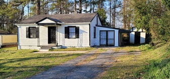2242 Lawson Way in Chamblee, GA - Building Photo