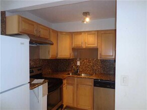 16851 NE 21st Ave in North Miami Beach, FL - Building Photo - Building Photo