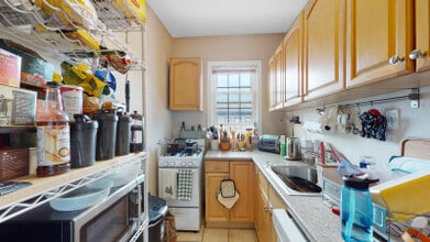 14 Glenville Ave, Unit B7 in Boston, MA - Building Photo - Building Photo