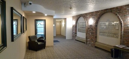 Tatlow Place Apartments in Vancouver, BC - Building Photo - Building Photo