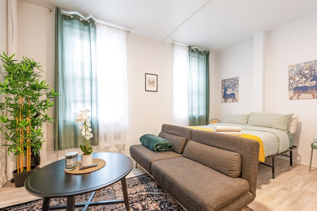 250 E 33rd St, Unit SI ID1323937P in New York, NY - Building Photo