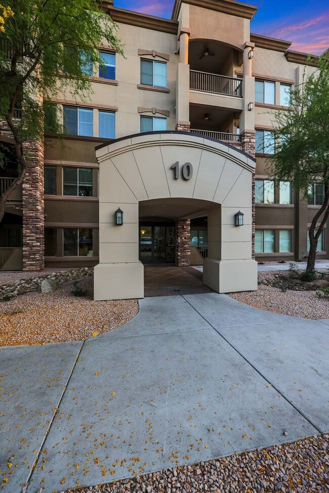 5450 E Deer Valley Dr