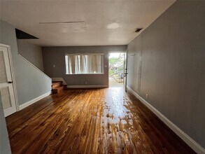 2301 Norfolk St in Houston, TX - Building Photo - Building Photo