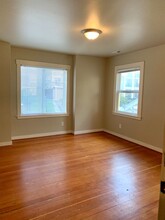 5617-5619 15th Ave NE in Seattle, WA - Building Photo - Building Photo