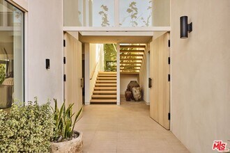 23515 Malibu Colony Rd in Malibu, CA - Building Photo - Building Photo
