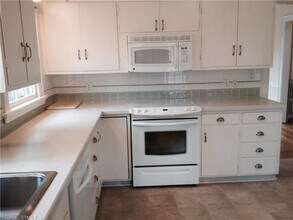 20 Newton Rd in Woodbridge, CT - Building Photo - Building Photo
