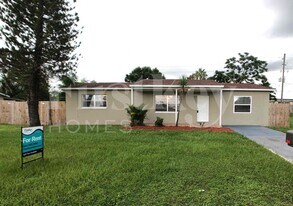 3252 Peterborough St in Holiday, FL - Building Photo