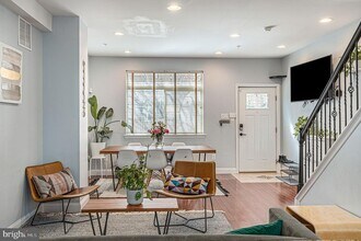 1935 W George St in Philadelphia, PA - Building Photo - Building Photo