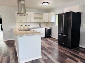 850 SW 133rd Terrace in Pembroke Pines, FL - Building Photo - Building Photo