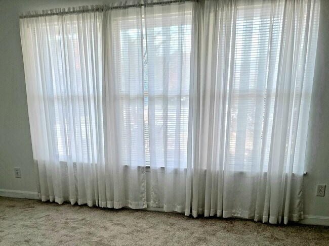 13700 Modrad Way, Unit 8A-12 in Silver Spring, MD - Foto de edificio - Building Photo