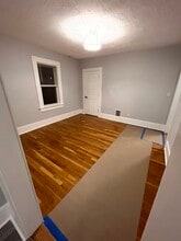 36 Loker St, Unit One Bedroom unit w Office in Framingham, MA - Foto de edificio - Building Photo