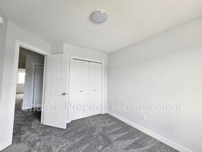 3731-3214 214 St NW in Edmonton, AB - Building Photo - Building Photo