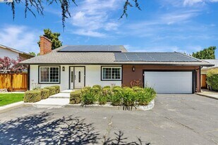 1835 Cam Estrada in Concord, CA - Building Photo