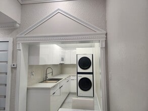 13381 NW 7th Terrace in Miami, FL - Building Photo - Building Photo