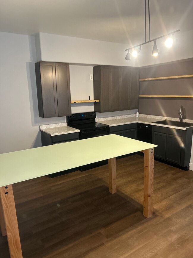 9511 Gentry Ave in St. Louis, MO - Foto de edificio - Building Photo