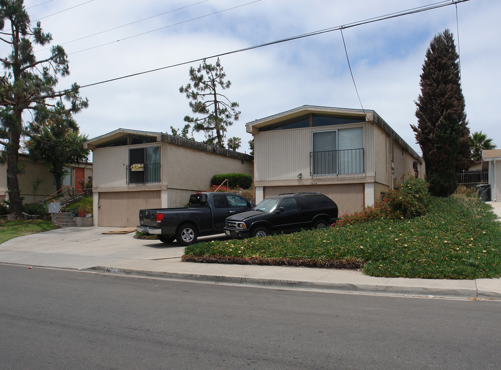 562 8th St in Imperial Beach, CA - Building Photo