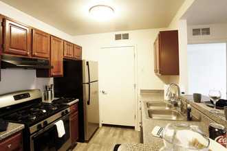 Canton Club Apartments - Canton, MI in Canton, MI - Foto de edificio - Interior Photo