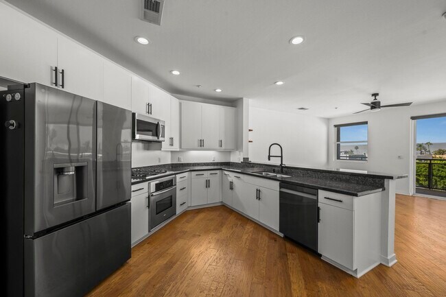 3650 5th Ave, Unit 404 in San Diego, CA - Foto de edificio - Building Photo