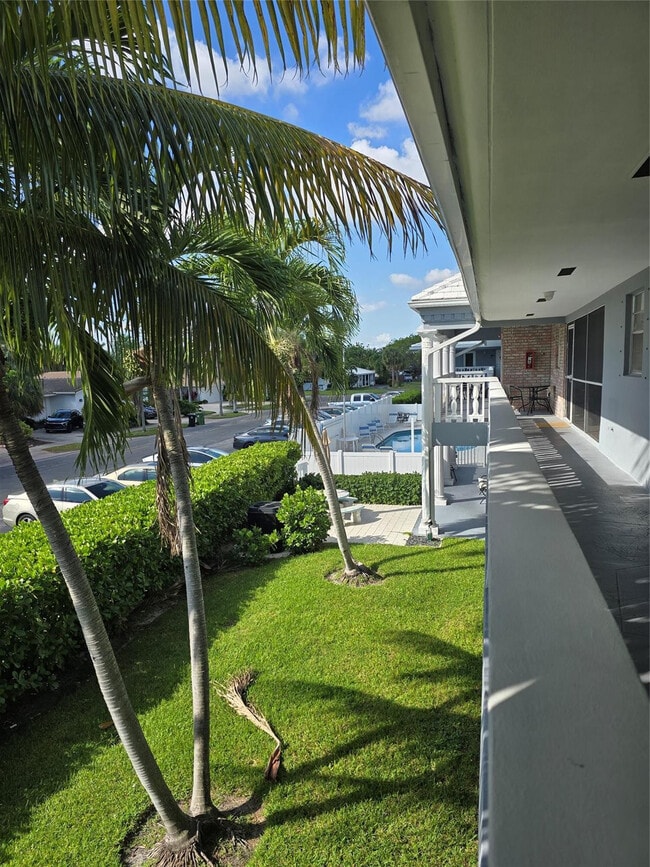 2109 NE 68th St in Fort Lauderdale, FL - Building Photo - Building Photo