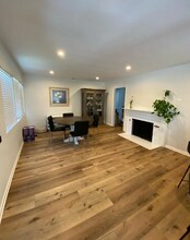 5840 Allott Ave in Van Nuys, CA - Foto de edificio - Building Photo