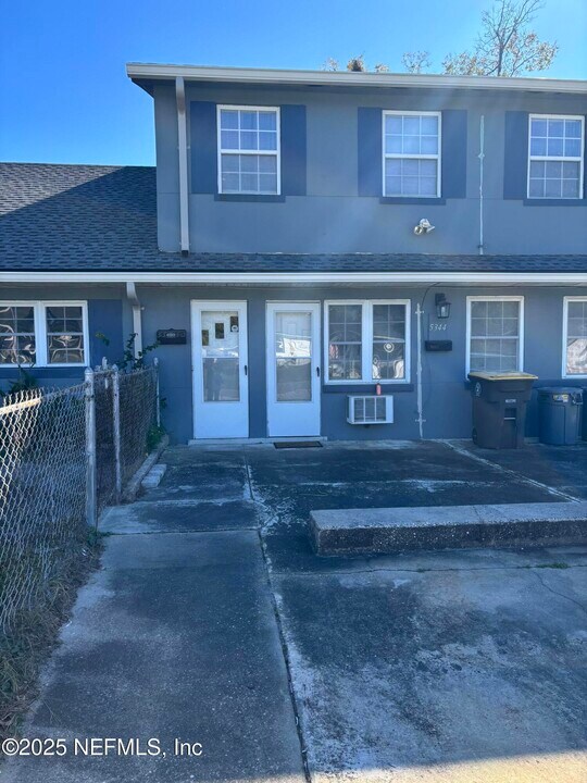 5340 Kingsbury St in Jacksonville, FL - Building Photo