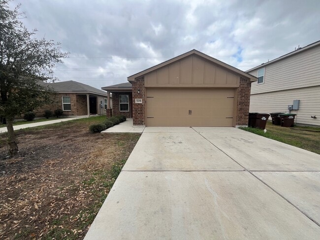 708 Shoal Crk in Canyon Lake, TX - Building Photo - Building Photo