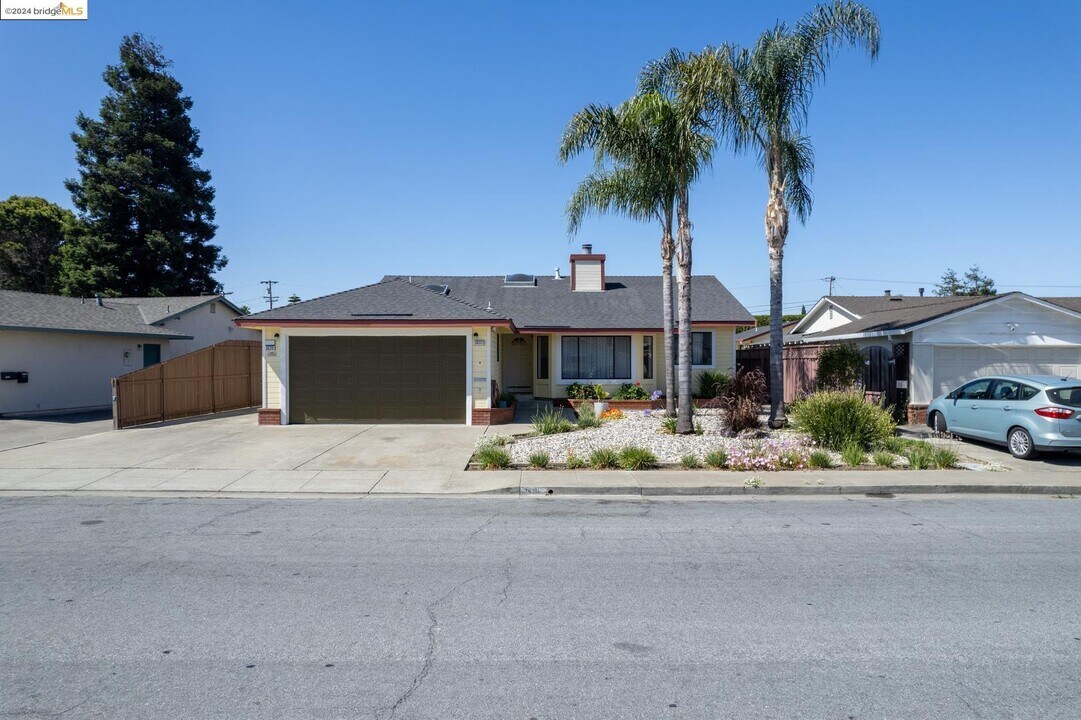 36311 San Pedro Dr in Fremont, CA - Building Photo