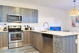 171 NW 158th St in Miami, FL - Building Photo - Building Photo