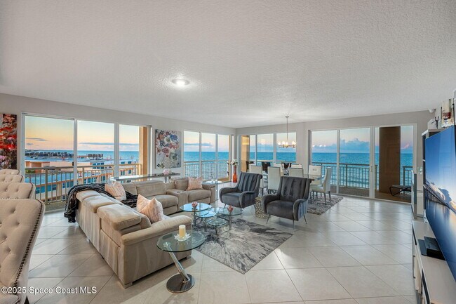 1025 Jimmy Buffett Mem Hwy in Satellite Beach, FL - Building Photo - Building Photo