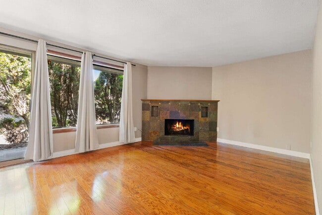 12522 NE 117th Pl-Unit -#D7 in Kirkland, WA - Building Photo - Building Photo