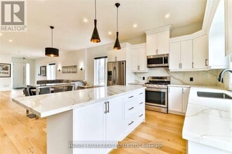 235 Lambton Ave in Toronto, ON - Building Photo - Building Photo