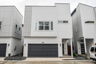 1106 Paul Quinn St in Houston, TX - Building Photo