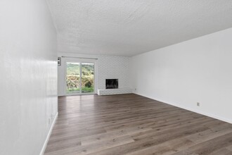 1356 Monte Vista Ave in St Helena, CA - Building Photo - Building Photo