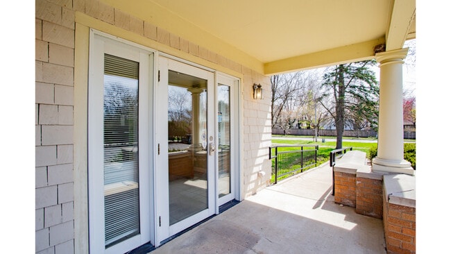 1305 Oswego Rd in Naperville, IL - Building Photo - Building Photo