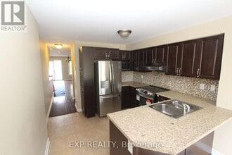 1118 Klondike Rd in Ottawa, ON - Building Photo - Building Photo