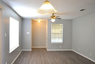 8911 Fall River Dr in San Antonio, TX - Building Photo - Building Photo